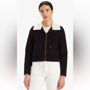 New Levi’s RETRO SHERPA TRUCKER JACKET. Size S NWOT